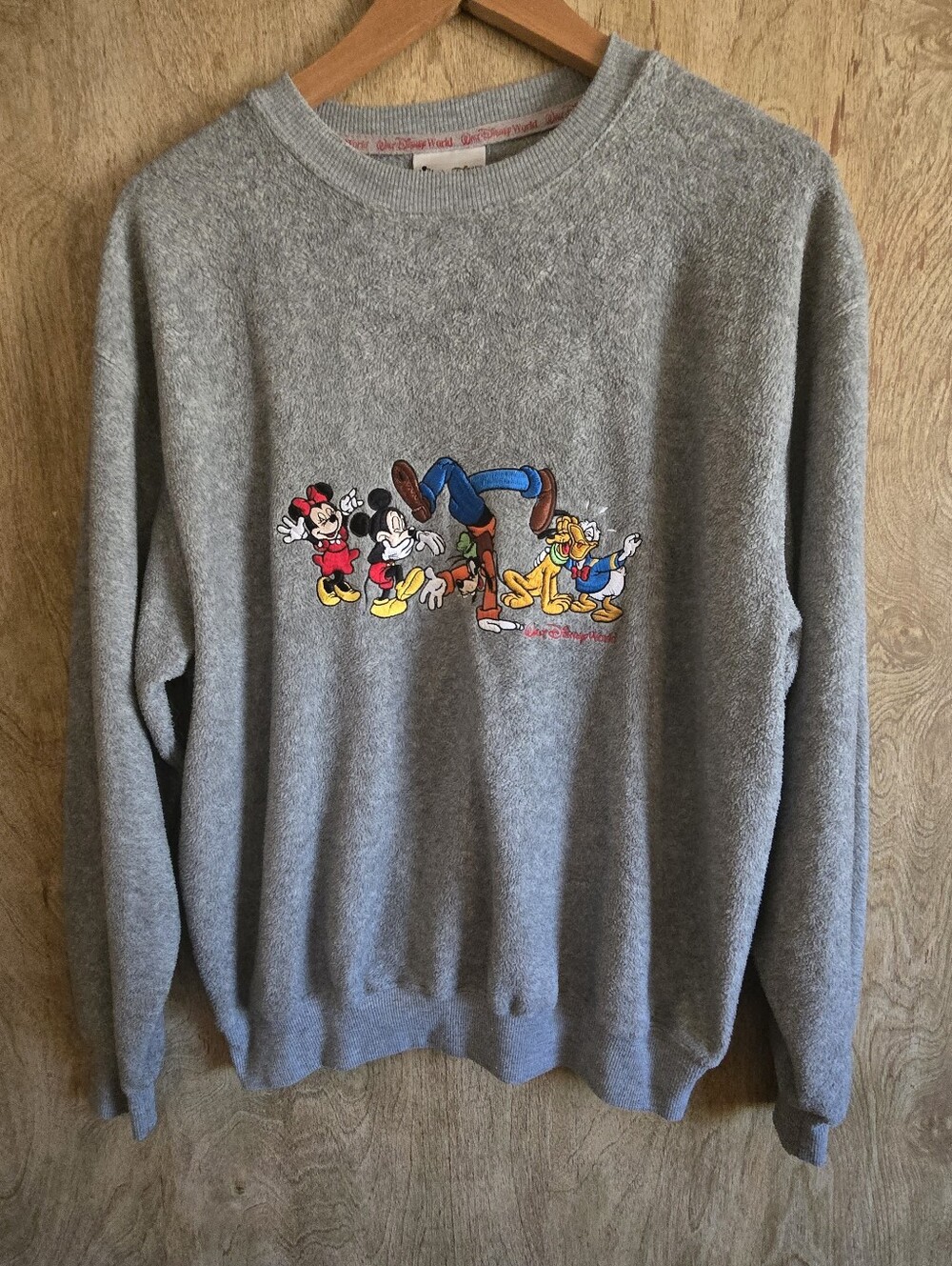 Vintage Y2K Walt Disney World Mickey Mouse & The Gang Grey Fleece